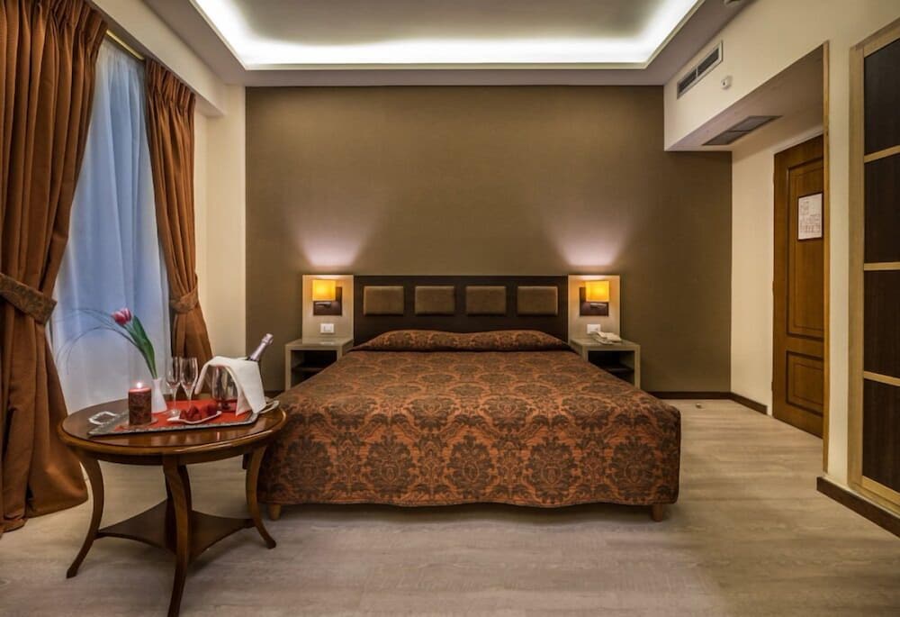 Rex Hotel 9/48