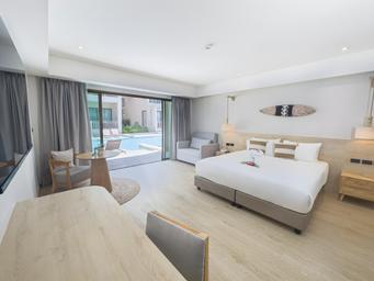 Special, Deluxe, Queen Bed, Pool Access