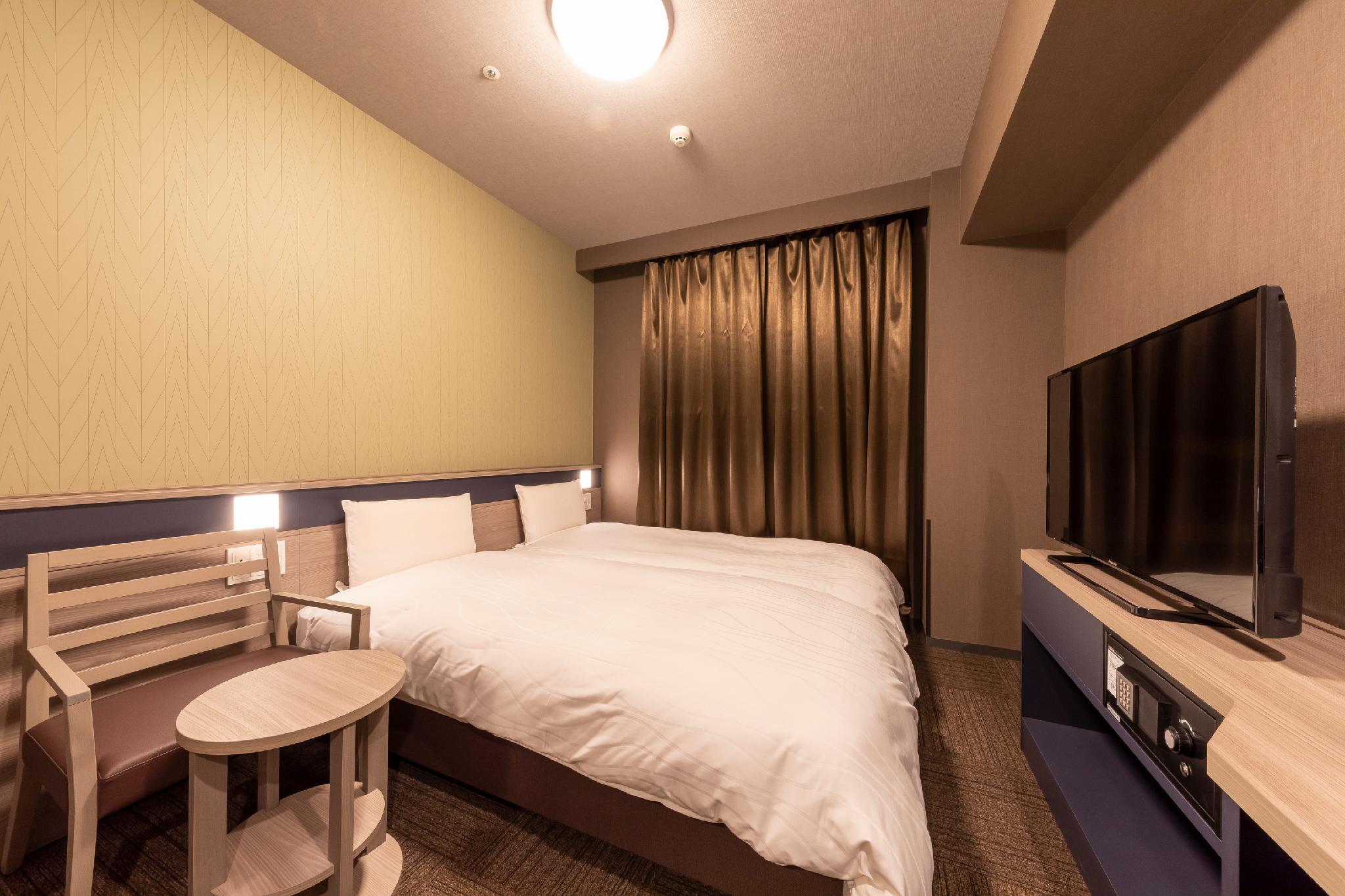 Compact, Twin Beds
