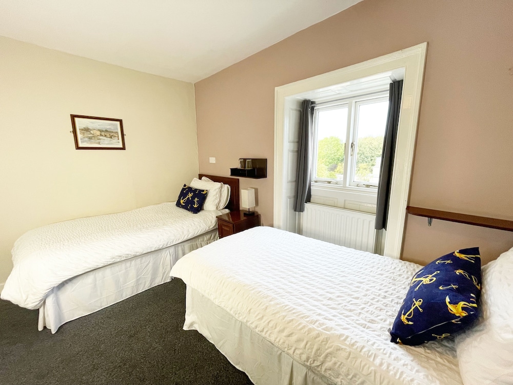 Anchor Hotel 15/50