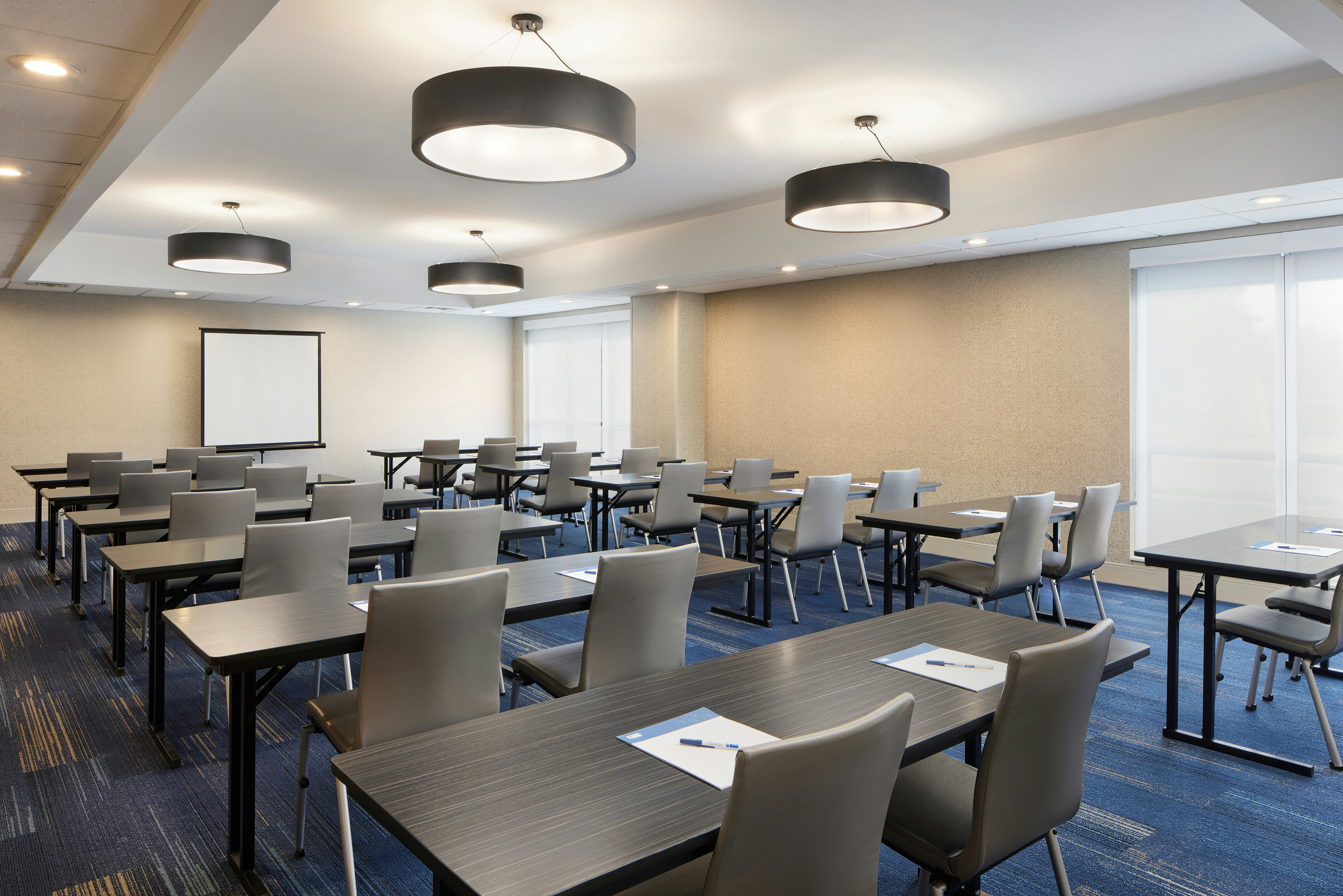 Holiday Inn Express Hotel Suites Seymour 22/23