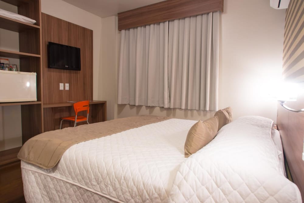 Hotel Continental Business 8/48