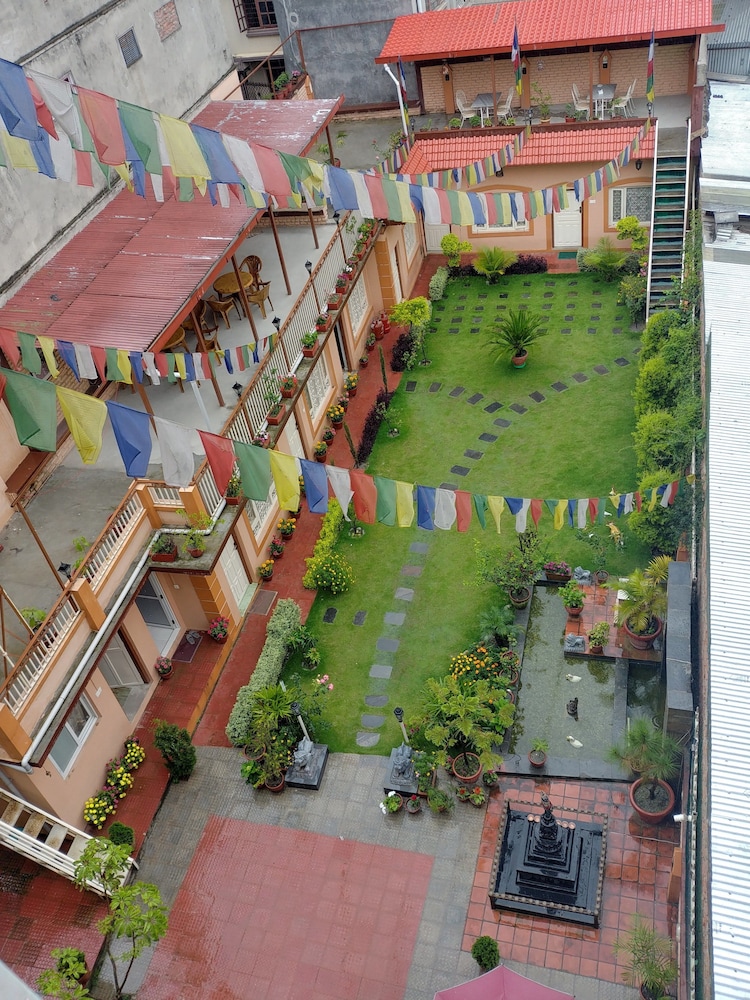 Hotel Aarya Khasti 30/33