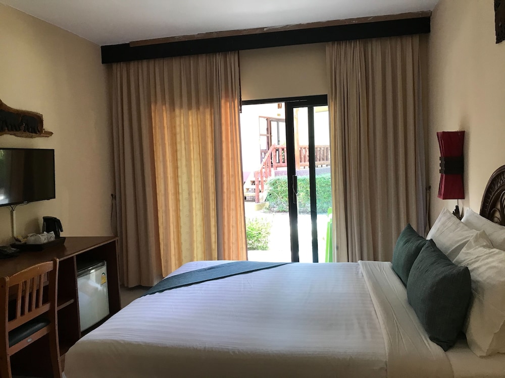 Phi Phi Villa Resort 18/71