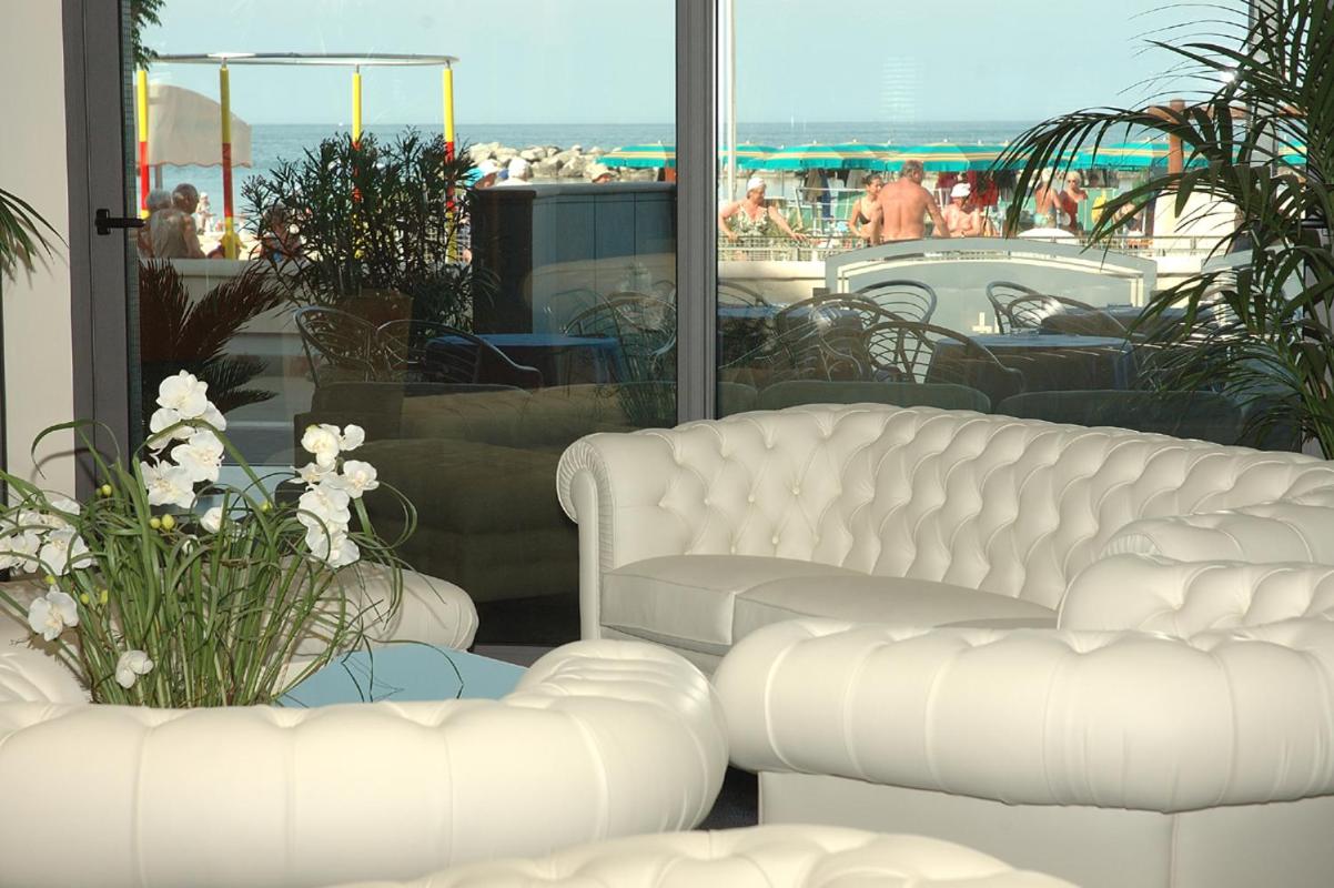 Foschi Peninsula Hotel 40/53