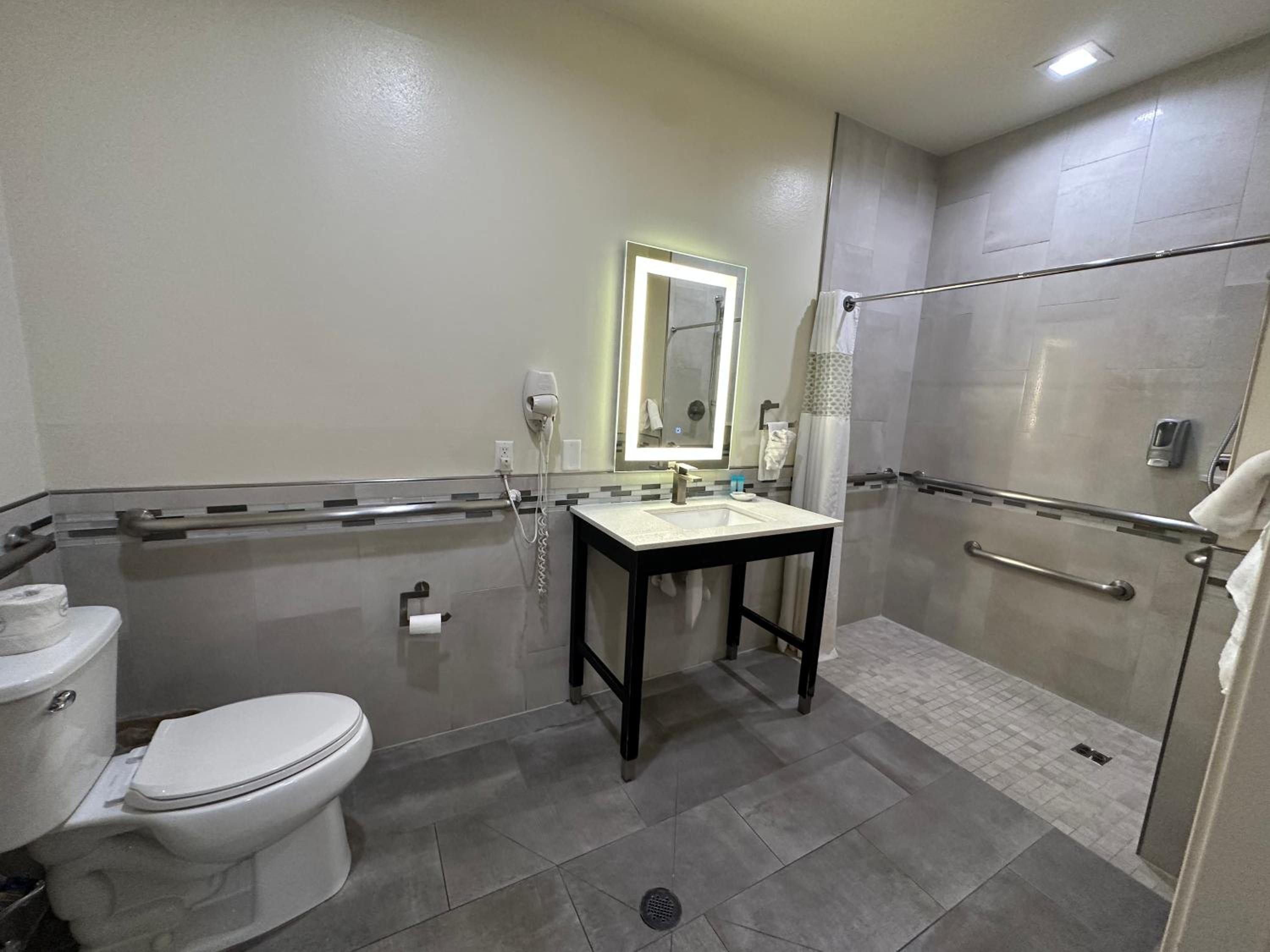 Scottish Inn And Suites 50/53