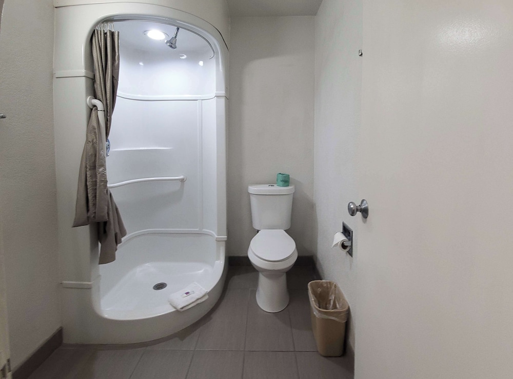 Motel6 Bellmead, TX - Waco 53/57