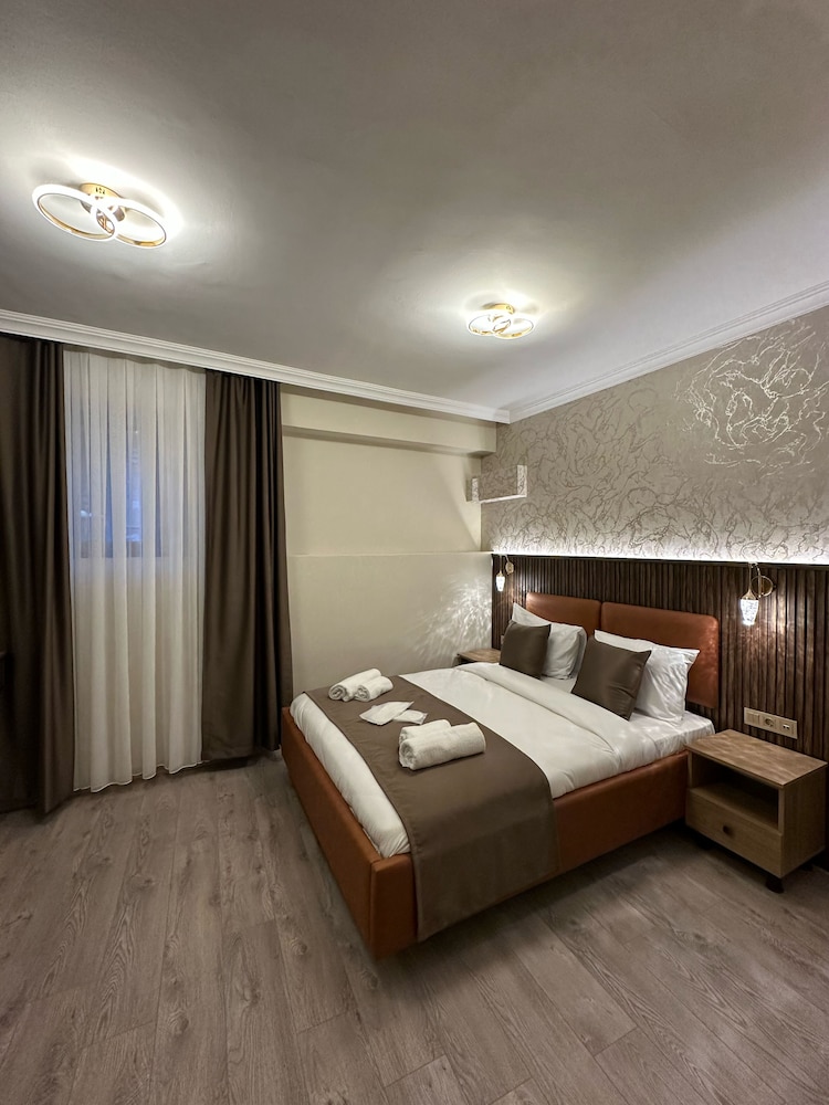 ECONOMY, DOUBLE BED