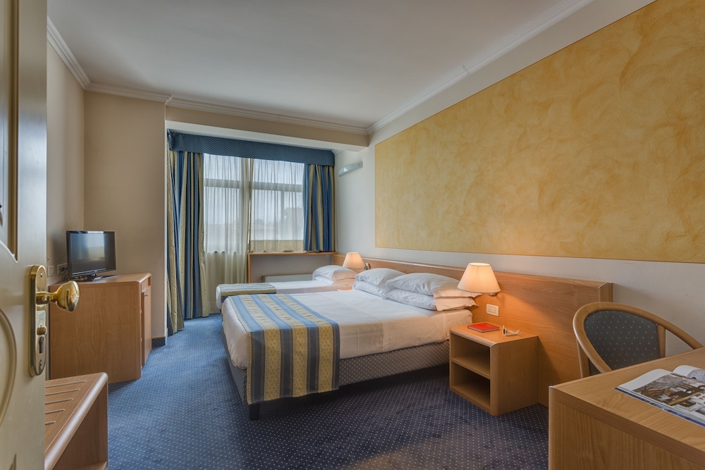 Hotel Continental Brescia 31/53