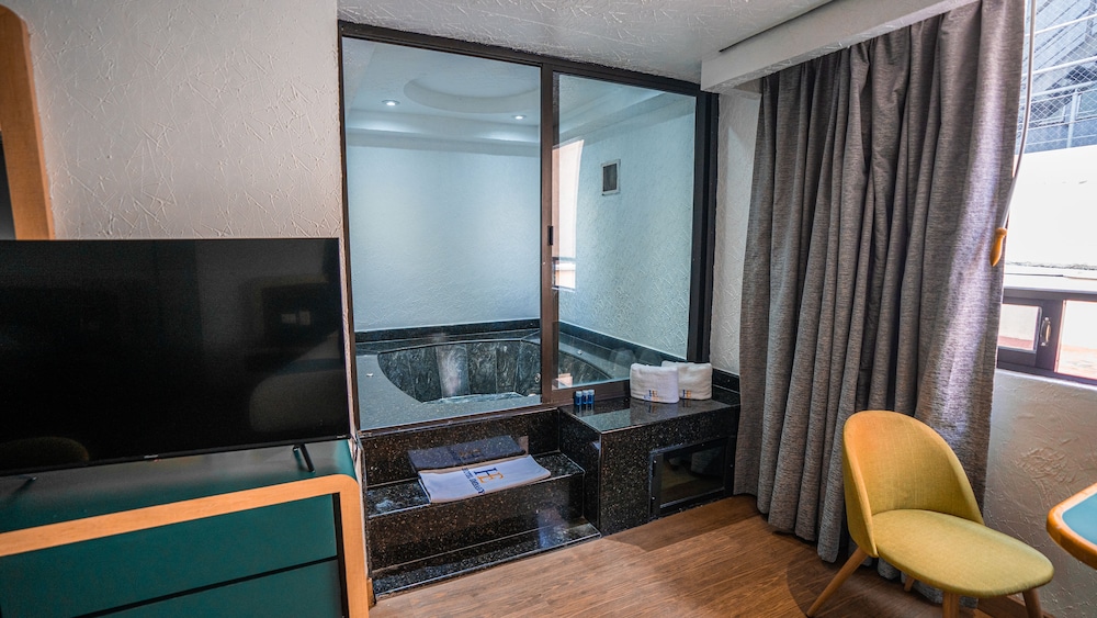 Hotel Embassy 41/48