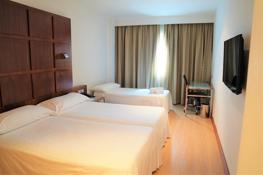 Family, 3 Beds, Xl