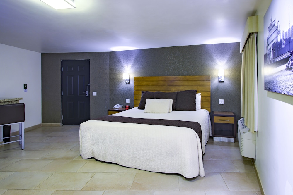 Standard, King Bed, Hotel La Pinta 2/7