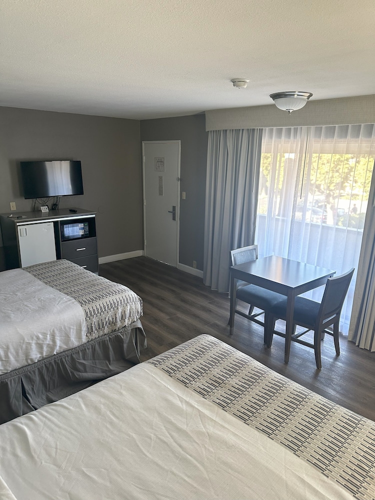 Hotel Palmeras Chula Vista (ex Vagabond Inn Chula Vista) 18/35