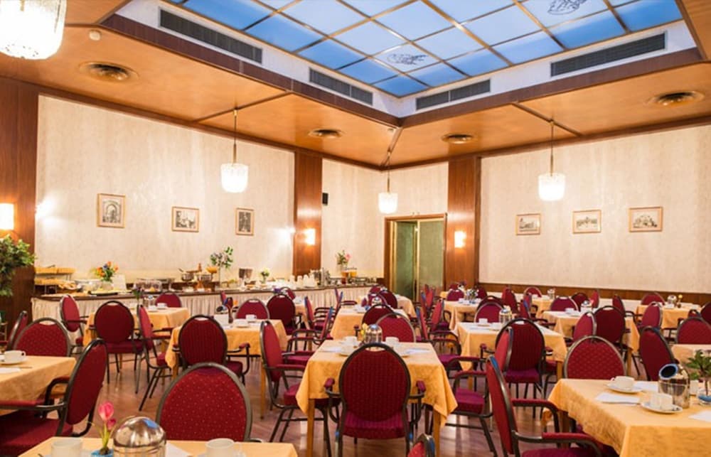 Mozart Hotel 51/60