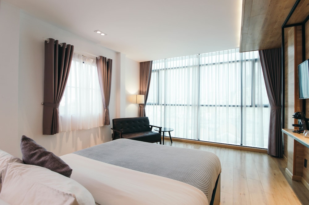Chill Suites Saigon 6/27