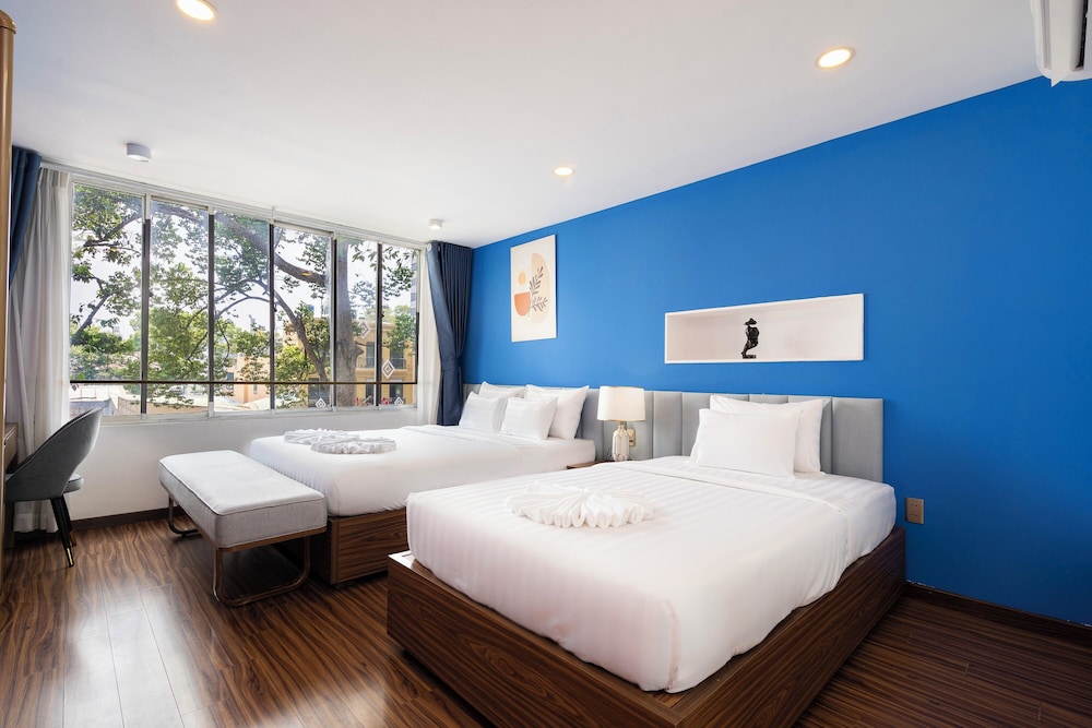 Deluxe, Triple, 1 Queen and 1 Single Bed, Tago Hotel 3/7