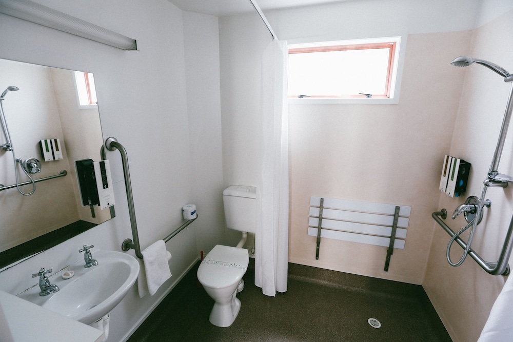 STUDIO, ACCESSIBLE