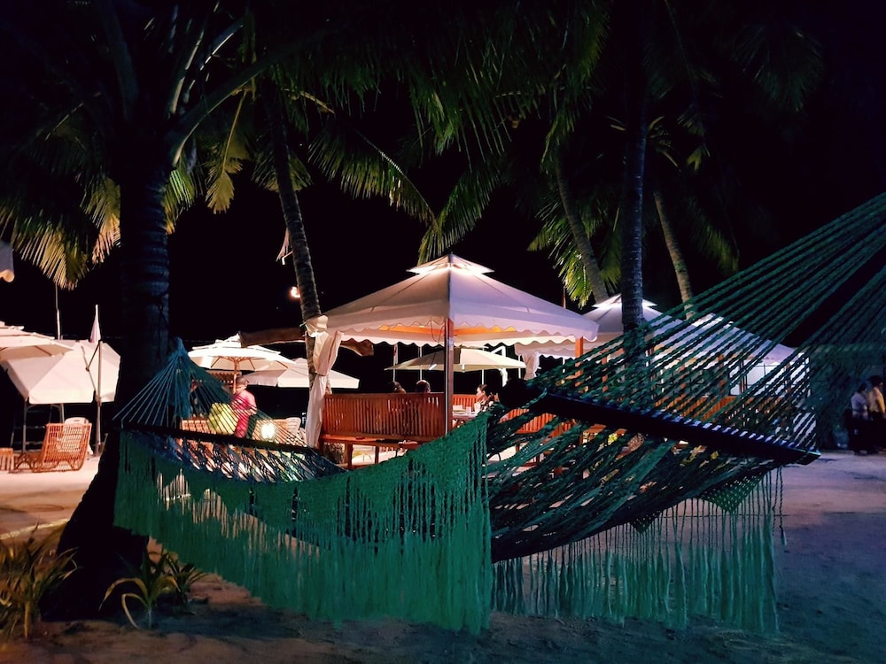 Jellys Haven Resort 33/35