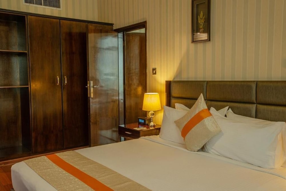 City Tower Hotel 16/70