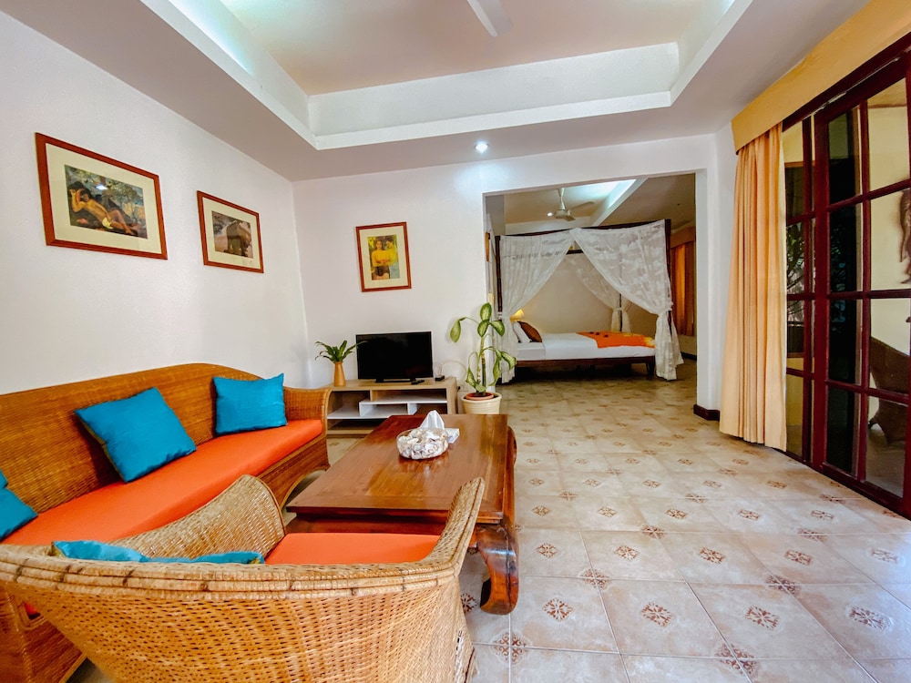 Cruiser Island Resort by Swiss-Belhotel 66/95