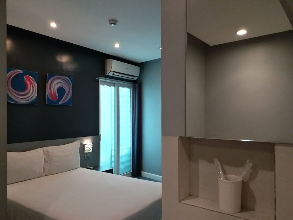 Leez Inn Malate 33/65
