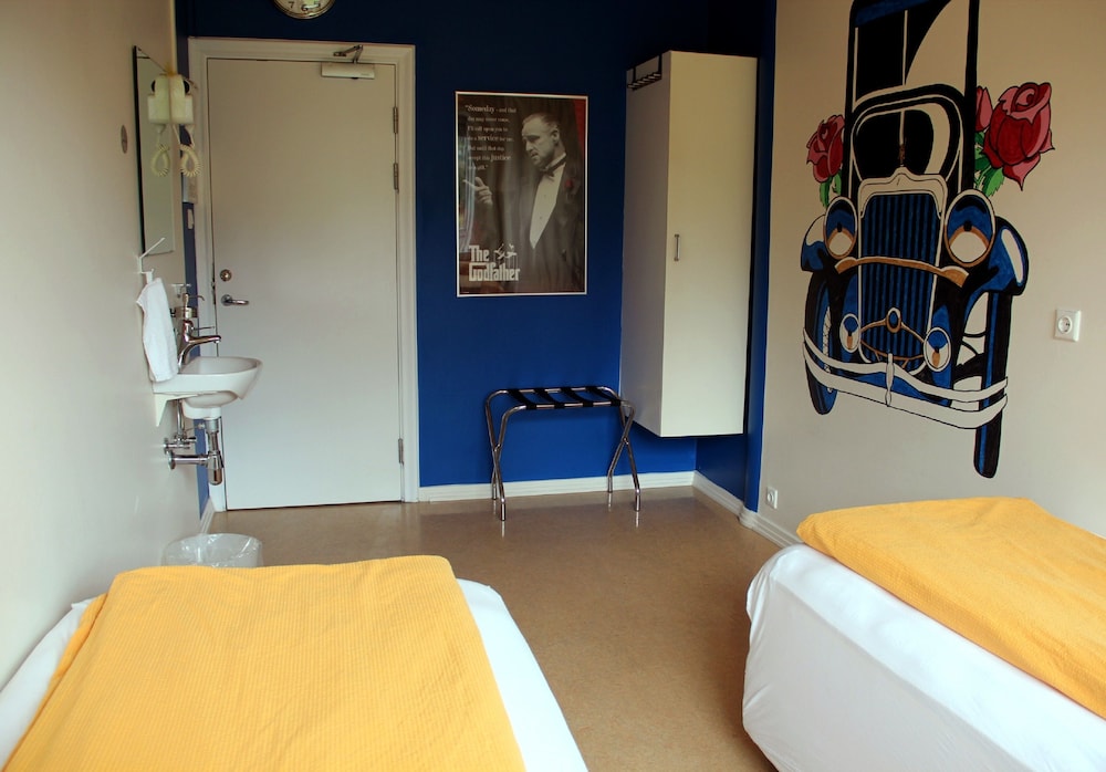 Hostel B47 29/45