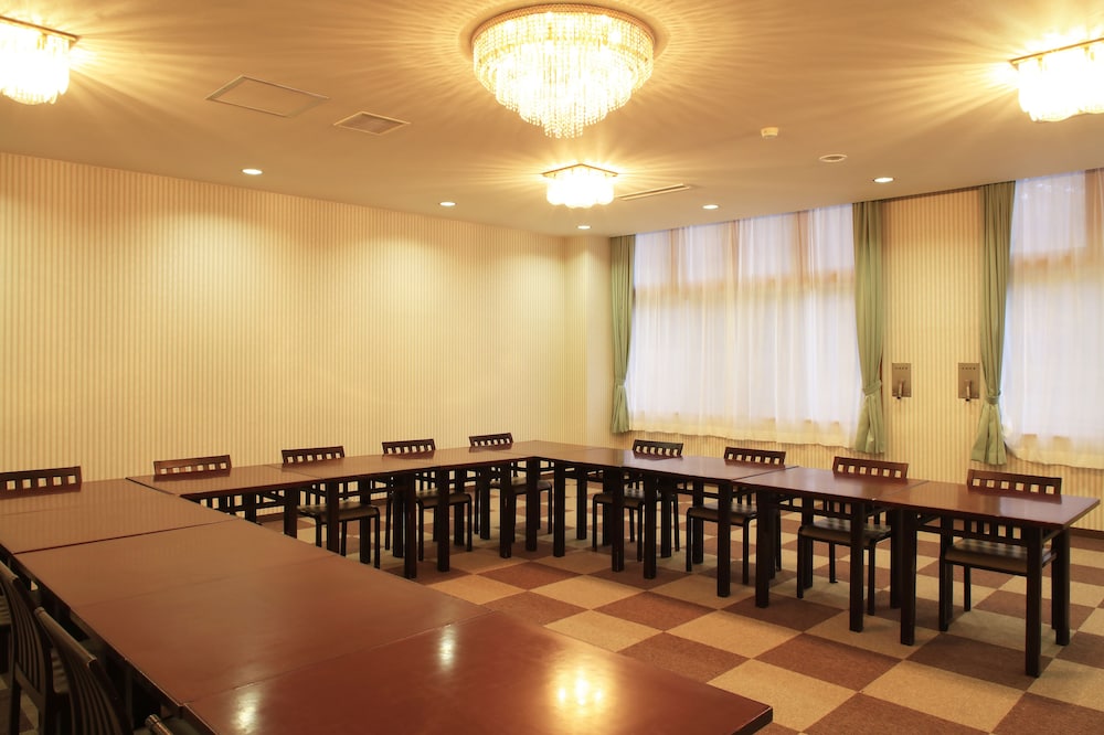 Nikko Astraea Hotel 50/70
