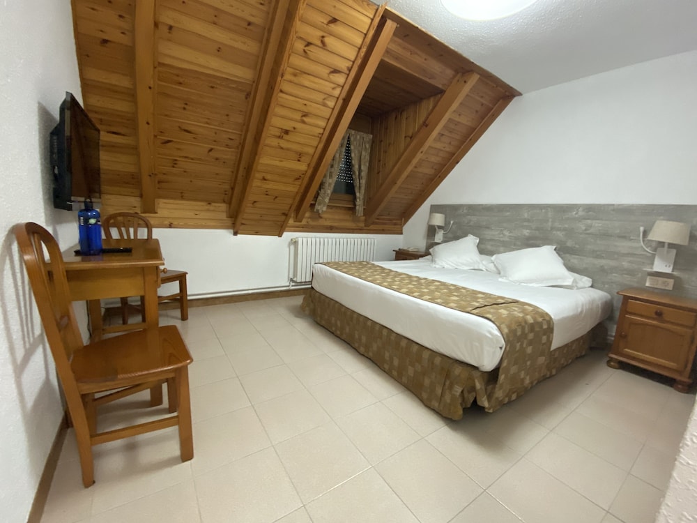 Hotel Pena 11/50