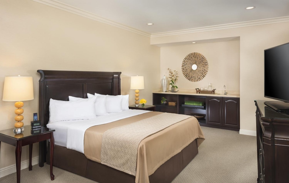 AYRES HOTEL ORANGE 9/38