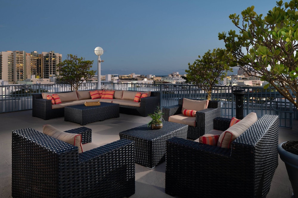 Courtyard By Marriott South Beach 24/33