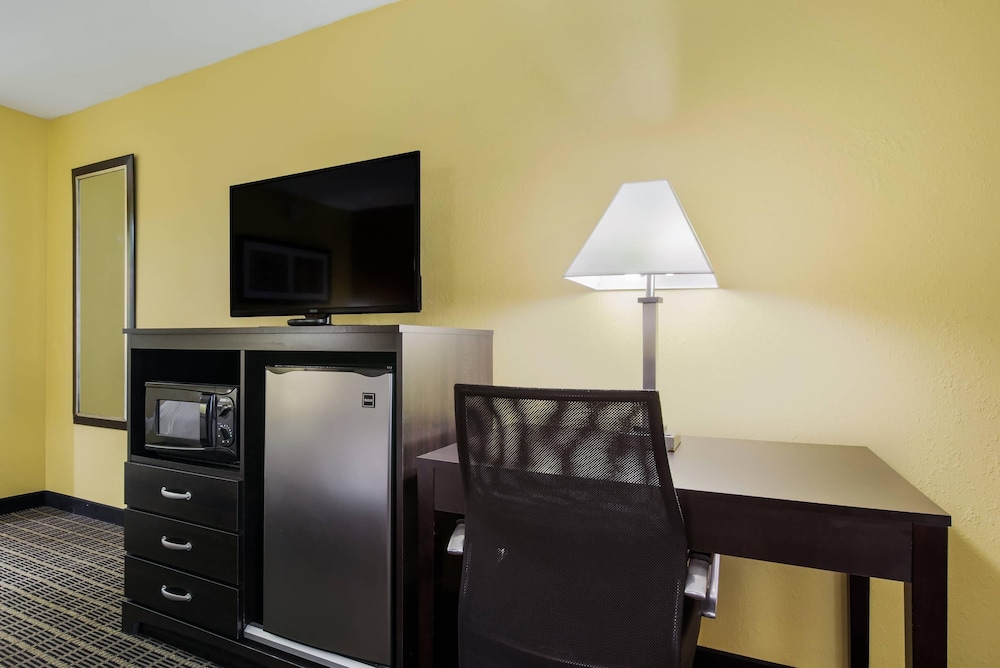 Quality Inn London North KY 20/44