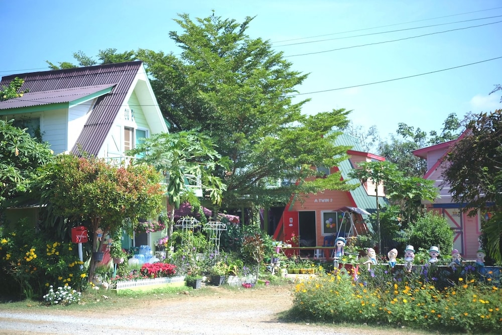 A Houses Homestay 12/90