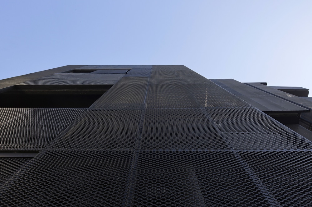 Thisean Modern Suites 5/50