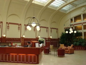 Rho Hotel 7/50