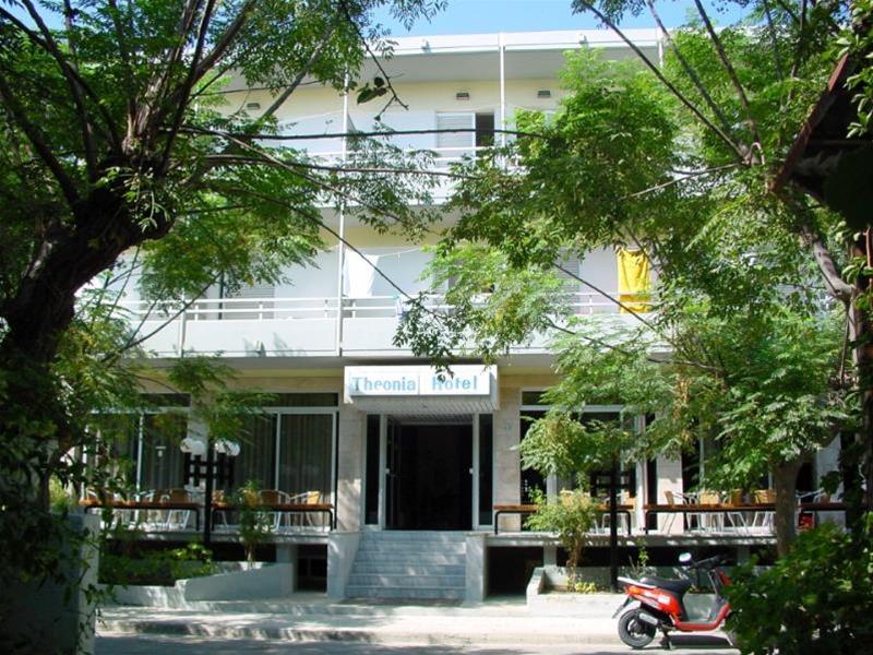 Theonia Hotel 34/35