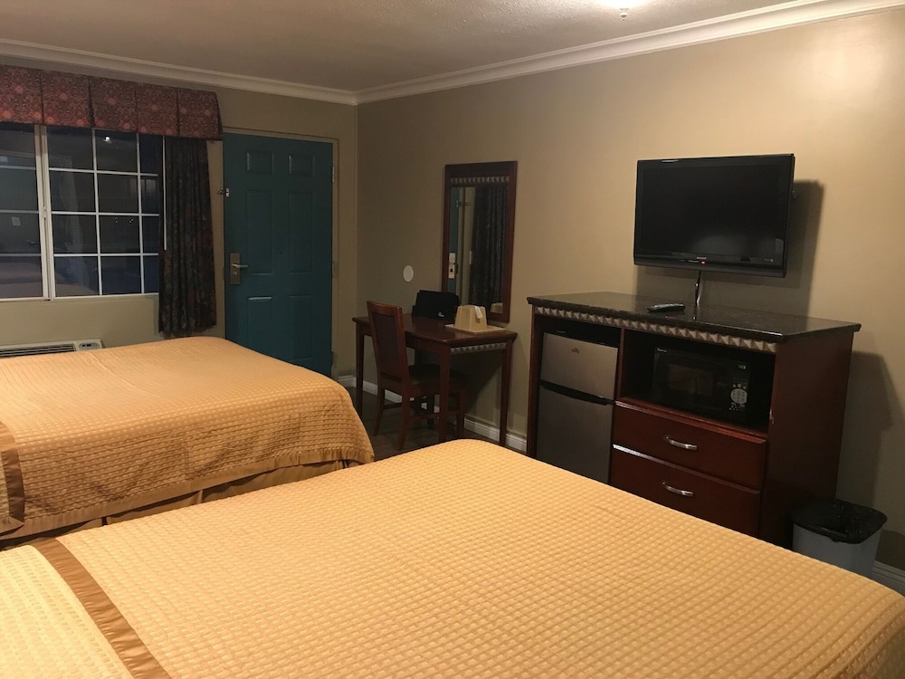 Standard, Single, 2 Queen Beds, Accessible