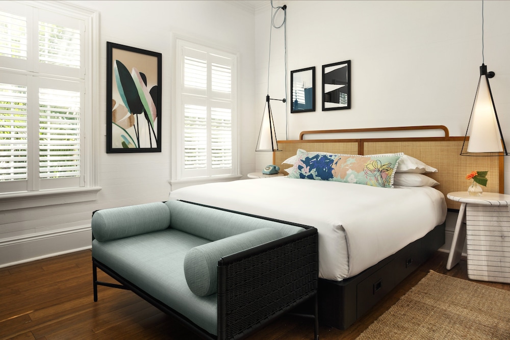 Lighthouse Hotel - Key West Historic Inns 24/59