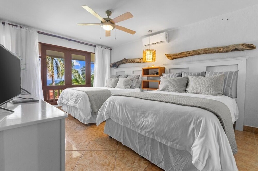Pelicano, Villa, 1 King and 2 Queen Beds, 2 Bunk Beds
