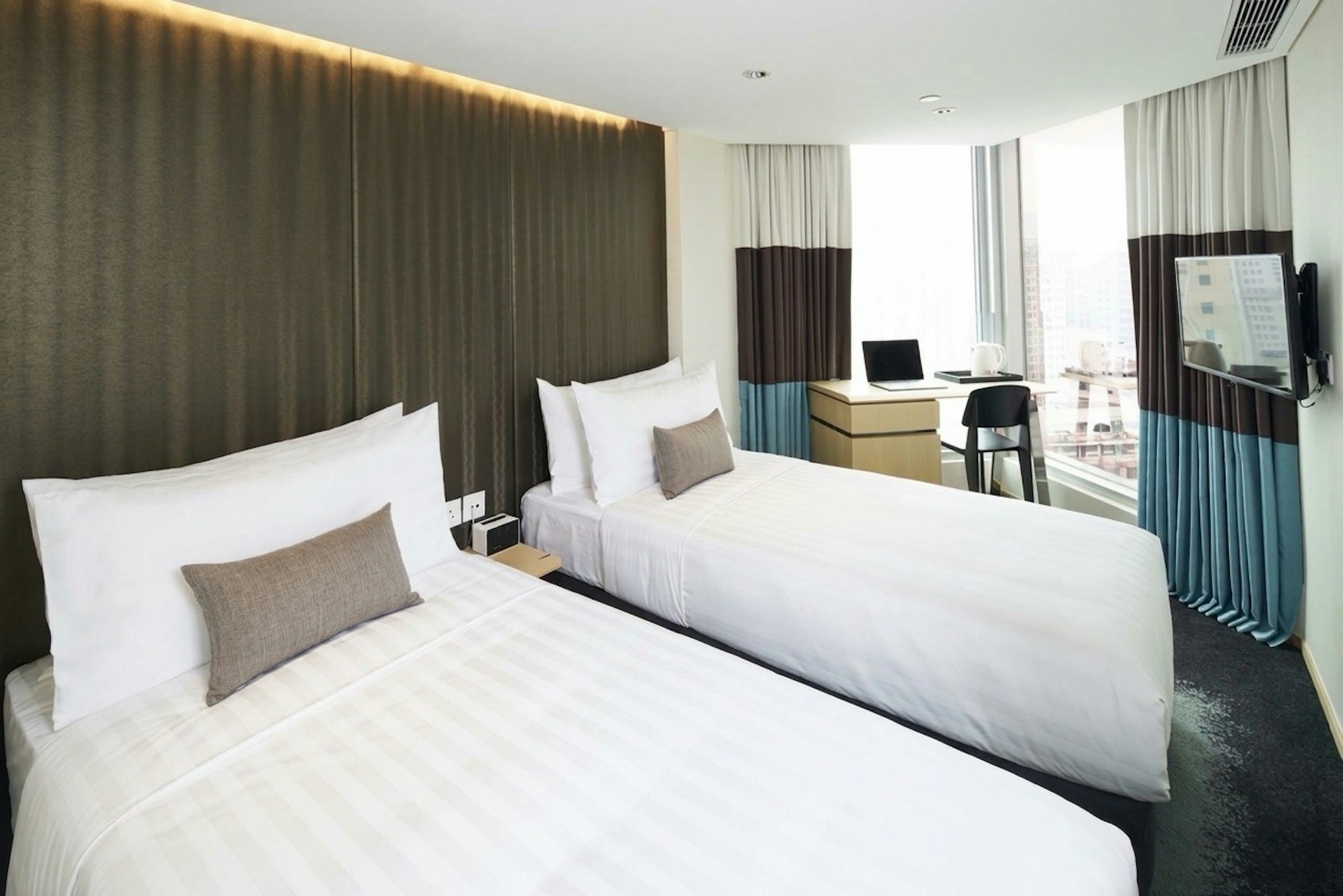 CLASSIC, TWIN BEDS
