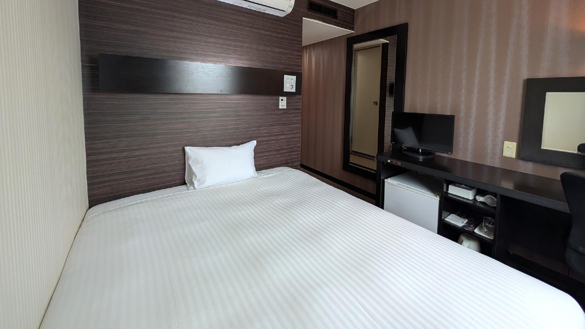 Designer, Mixed Dorm, Single, Single Bed, Bathtub