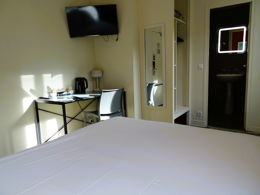 Hipotel Belgrand Edith Piaf 31/50