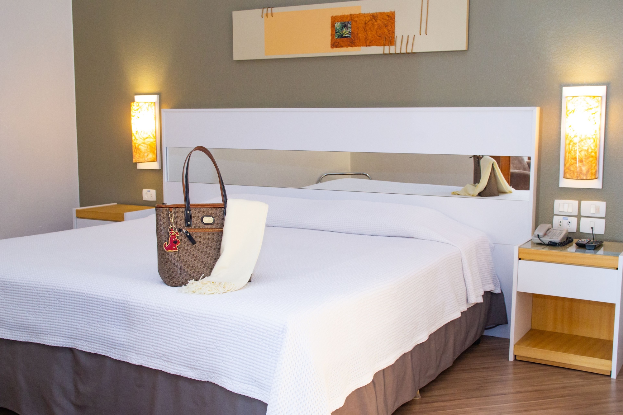 DELUXE, DOUBLE BED
