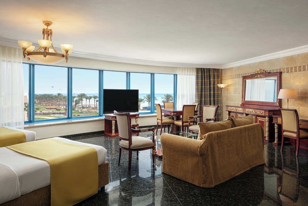 Palm Royale Resort Soma Bay 50/68
