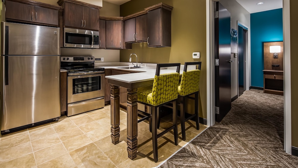 Best Western Plus Bolivar Hotel & Suites 34/46