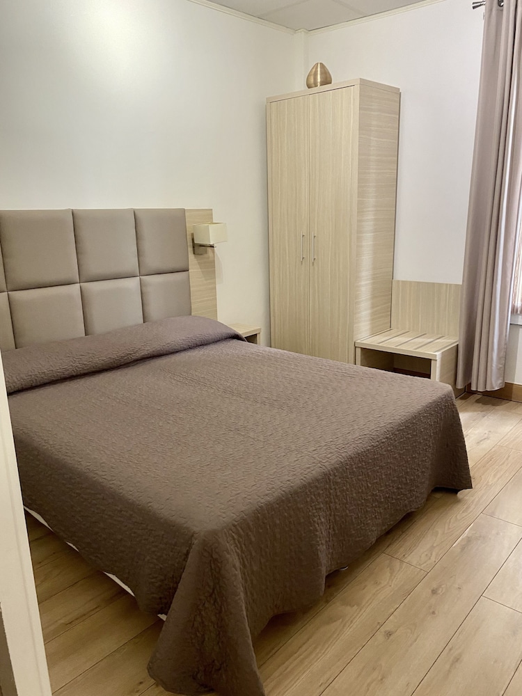 Hotel Lutetia 10/40