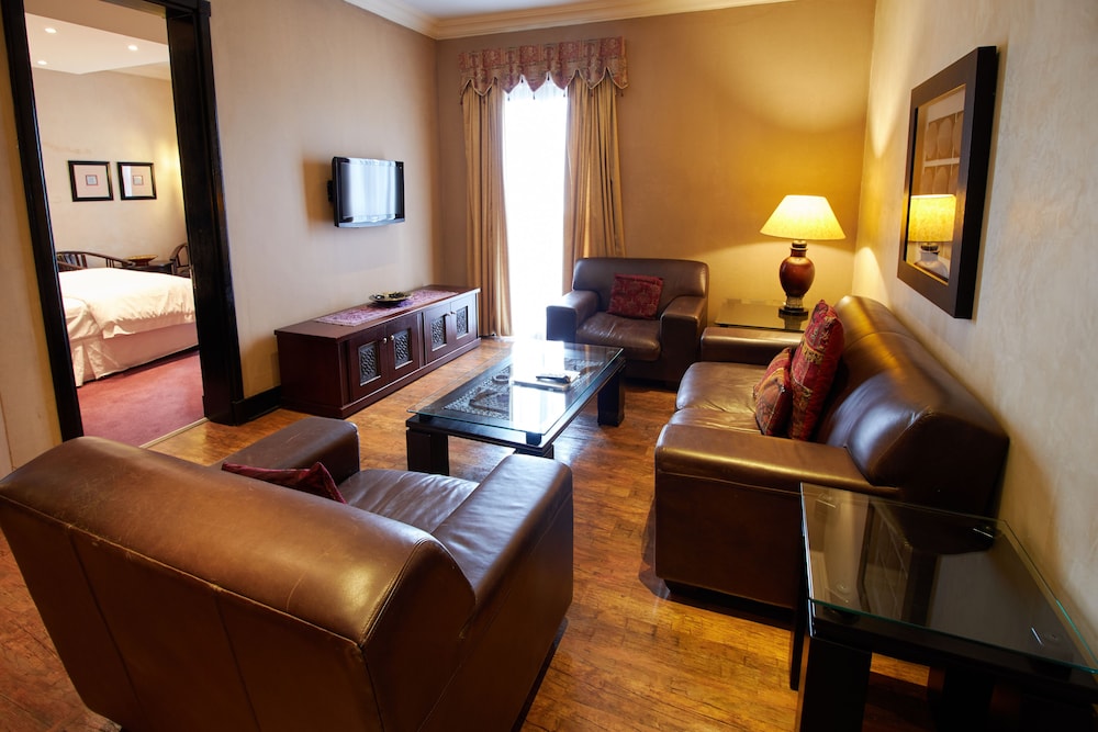 The Royal Elephant Hotel Conference Centre 31/50