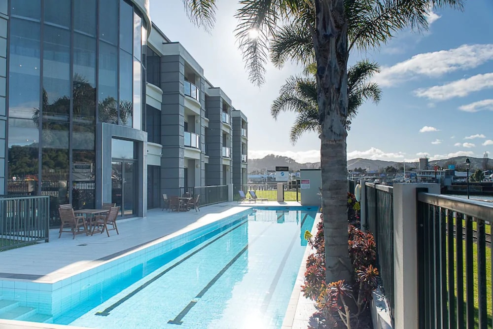 Portside Hotel 3/68