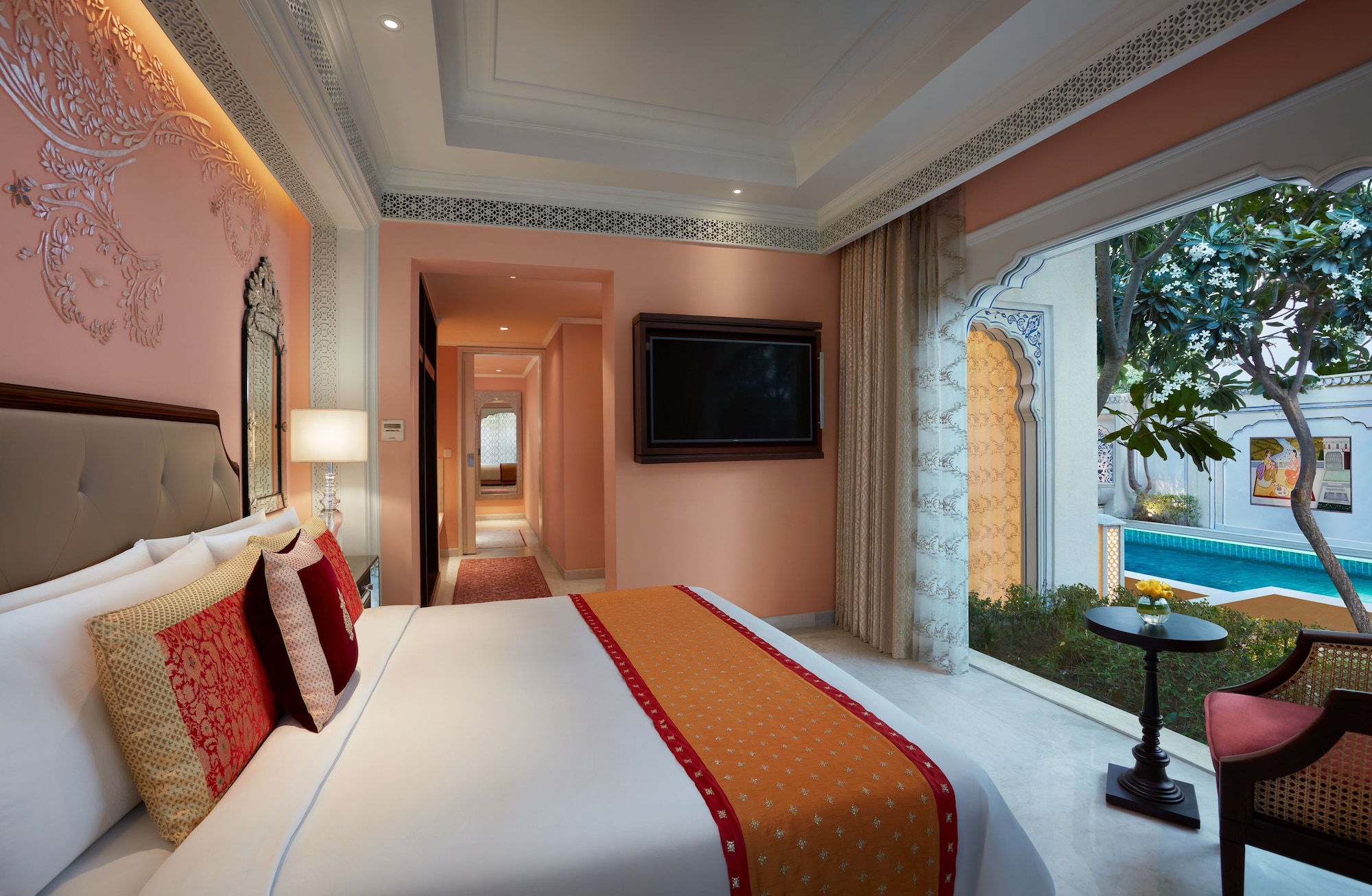MAHARANI, SUITE