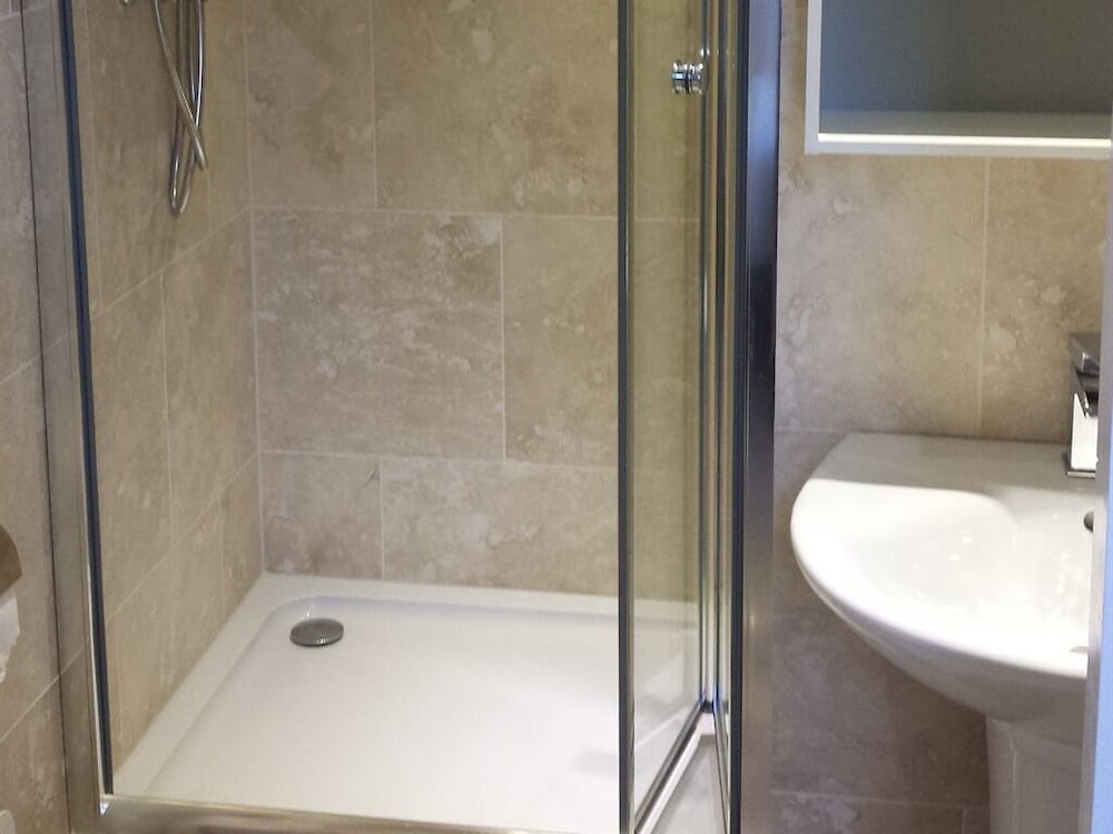Edinburgh Holiday Guest House 35/40
