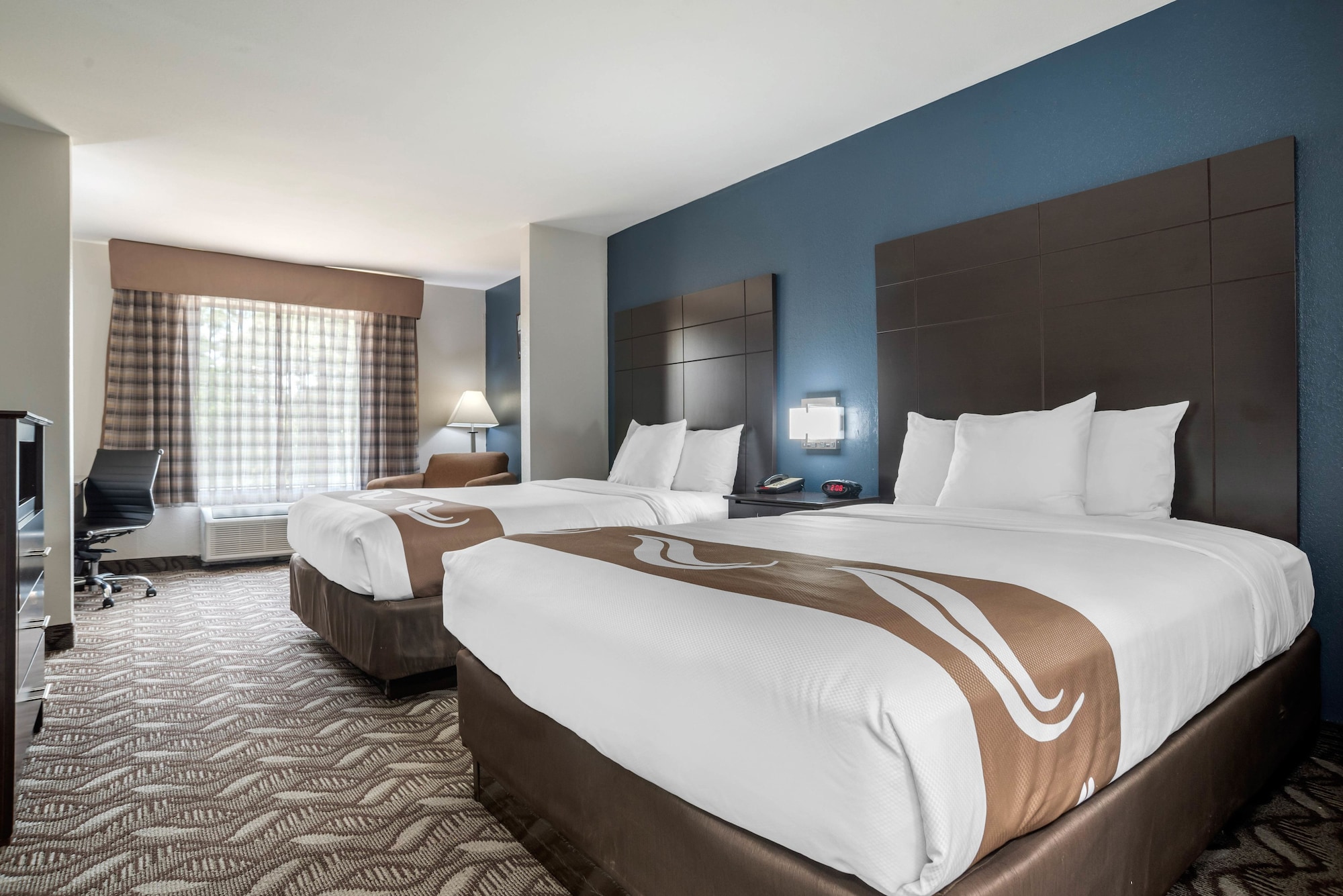 SUITE, 2 QUEEN BEDS